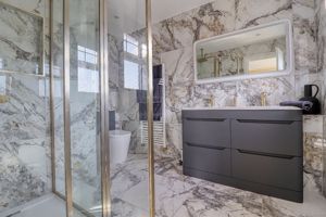 Master Bedroom En-Suite- click for photo gallery